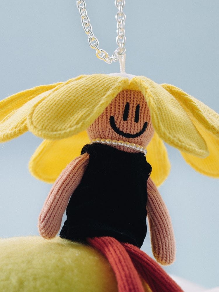 G-DRAGON - ZO&FRIENDS ZOAFUL WINTER POP UP OFFICIAL MD A&NE KNIT PLUSH KEYRING