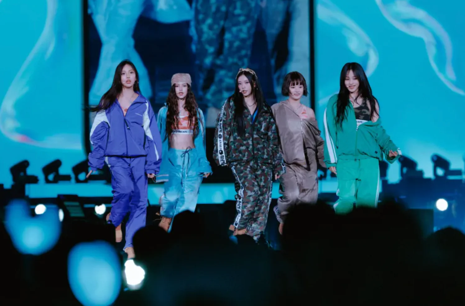 NEWJEANS - LATEST PHOTO REPORT JAPAN PHOTOBOOK - Image 2